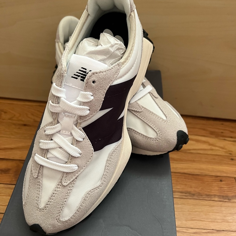 New Balance Women's Sneakers in White and Beige